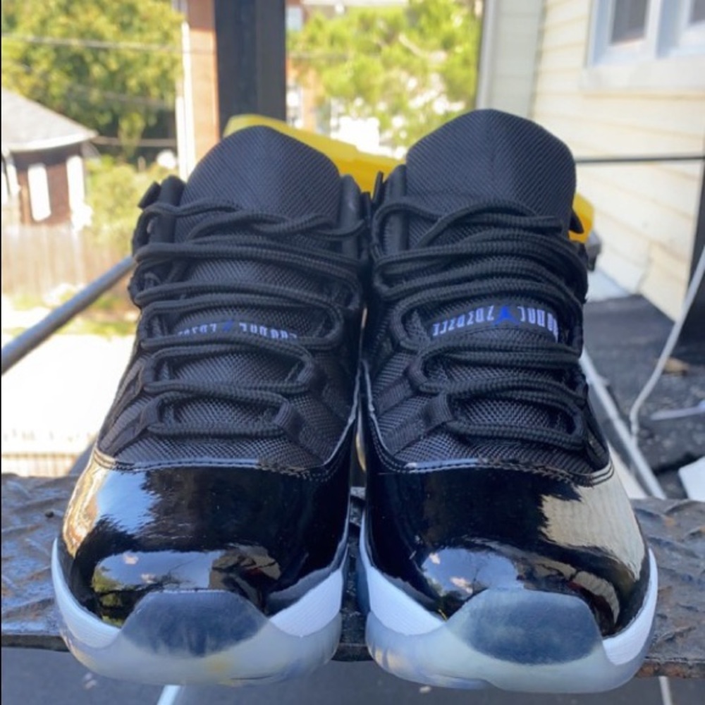 Air Jordan 11 Space Jam